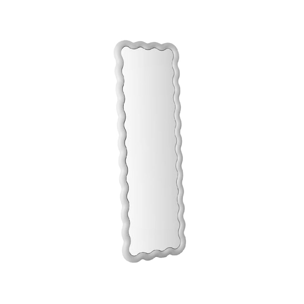 Espejo decorativo vertical con marco ondulado en color blanco